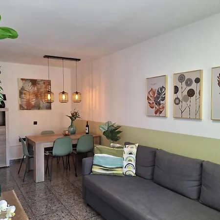 Olas Palmeras * بلايا ديل إنغلز